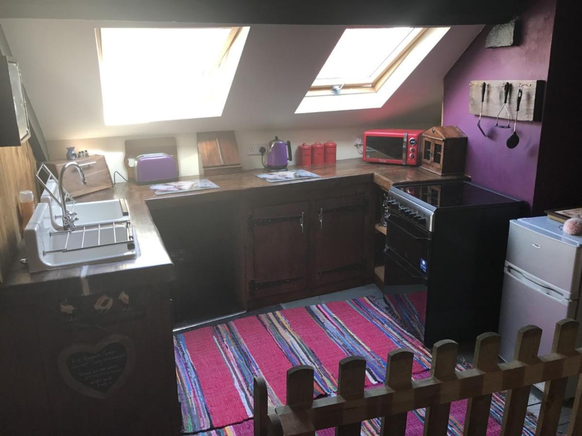Happy Hippy Apartment Скарбъро Екстериор снимка
