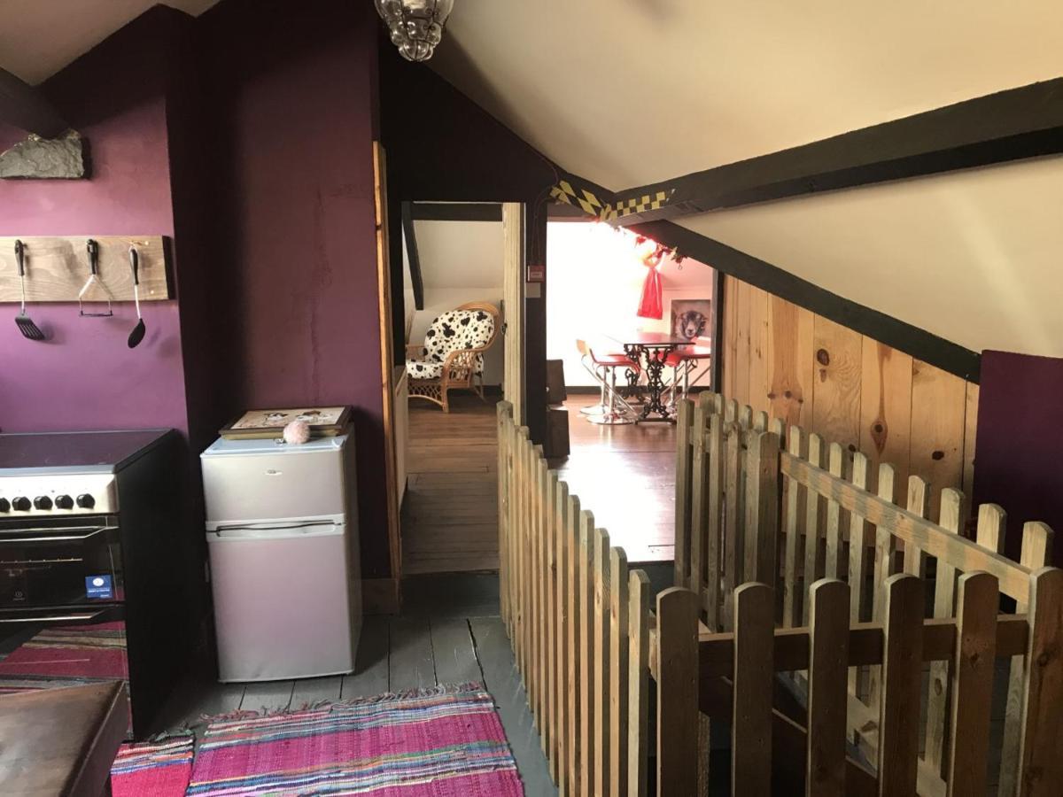 Happy Hippy Apartment Скарбъро Екстериор снимка